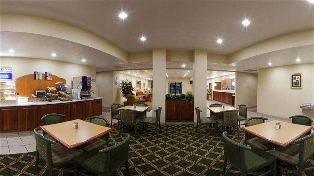 Holiday Inn Express Hotel & Suites Elkins By Ihg Bagian luar foto