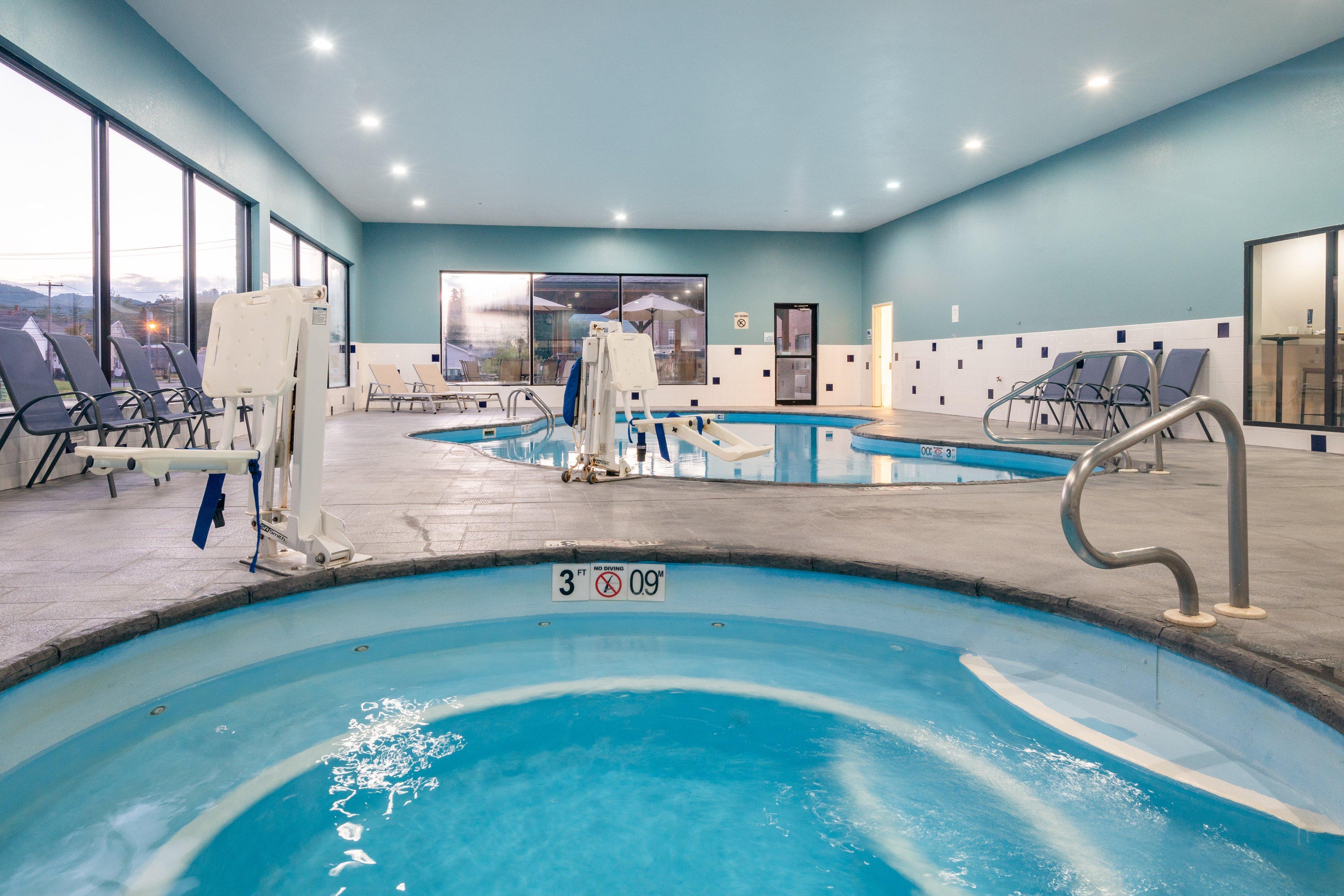 Holiday Inn Express Hotel & Suites Elkins By Ihg Bagian luar foto