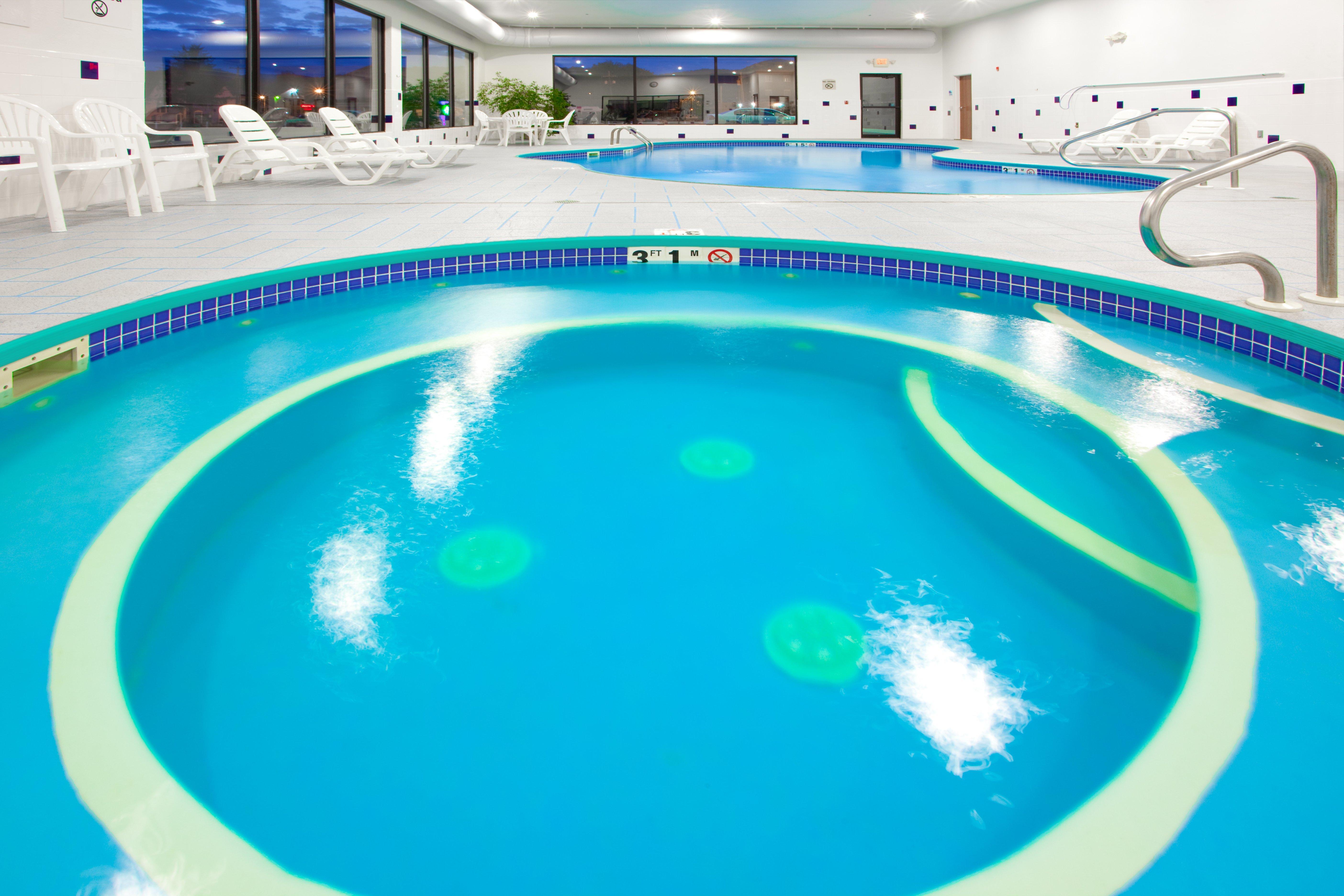 Holiday Inn Express Hotel & Suites Elkins By Ihg Bagian luar foto