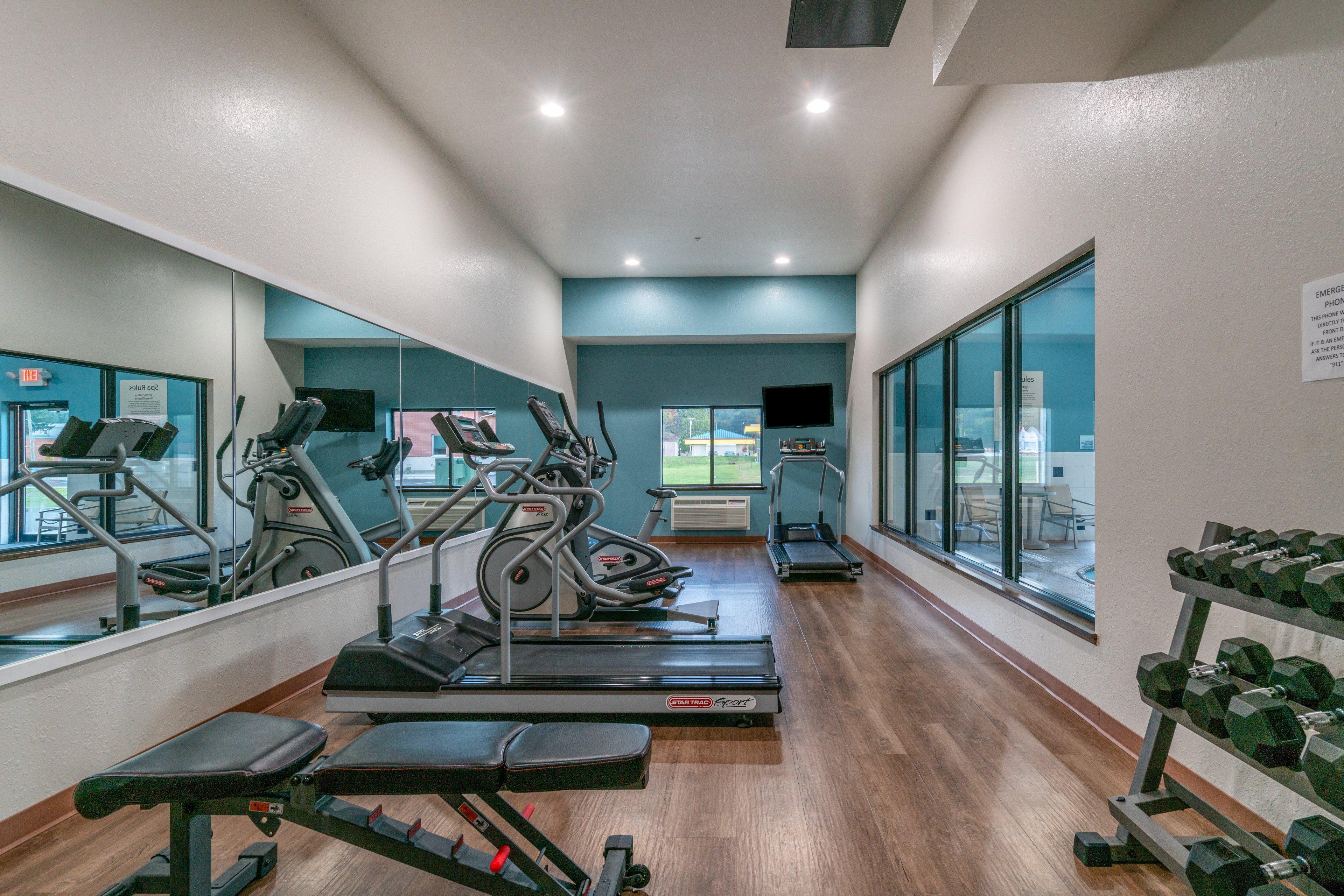 Holiday Inn Express Hotel & Suites Elkins By Ihg Bagian luar foto