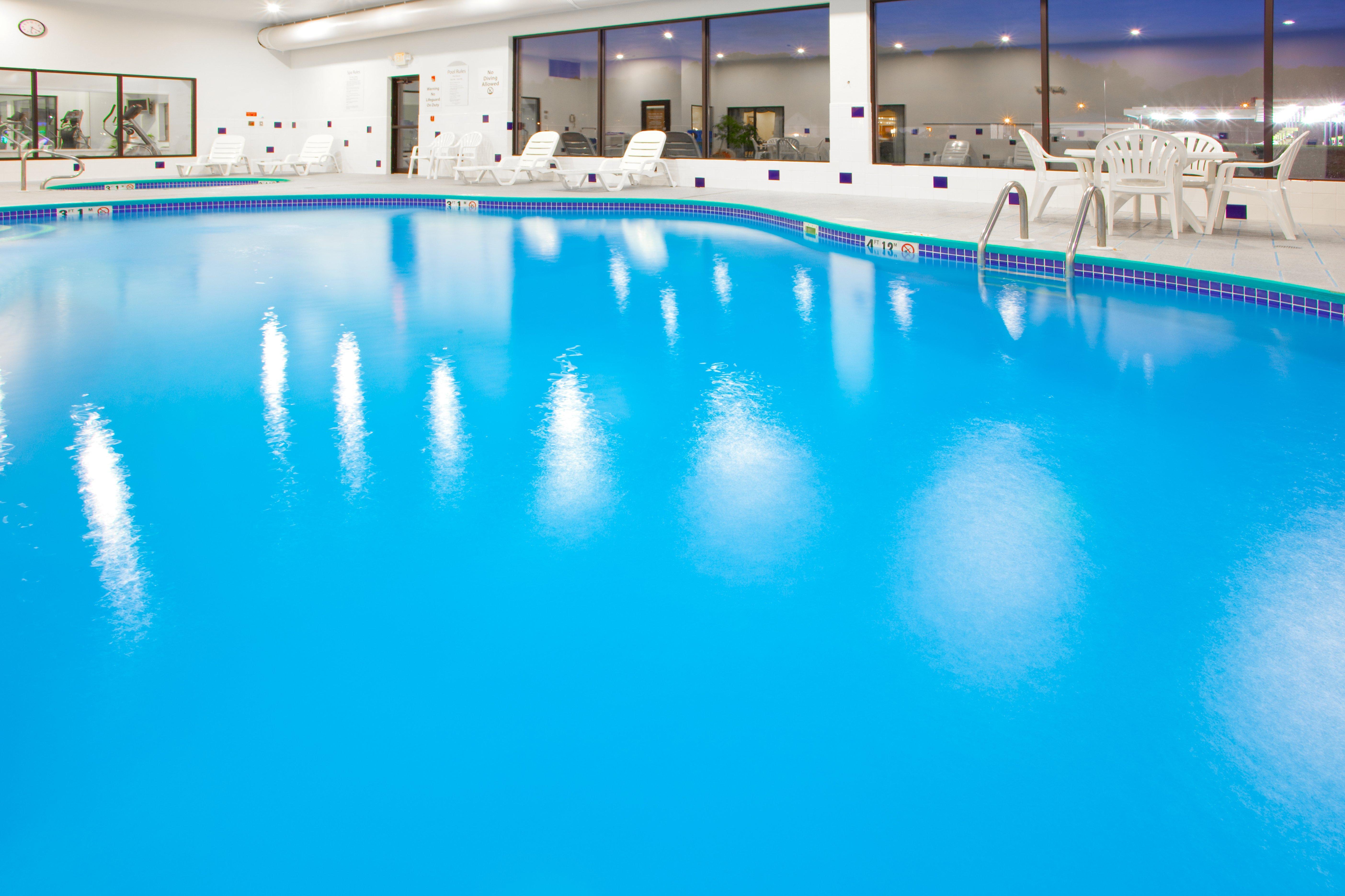 Holiday Inn Express Hotel & Suites Elkins By Ihg Bagian luar foto