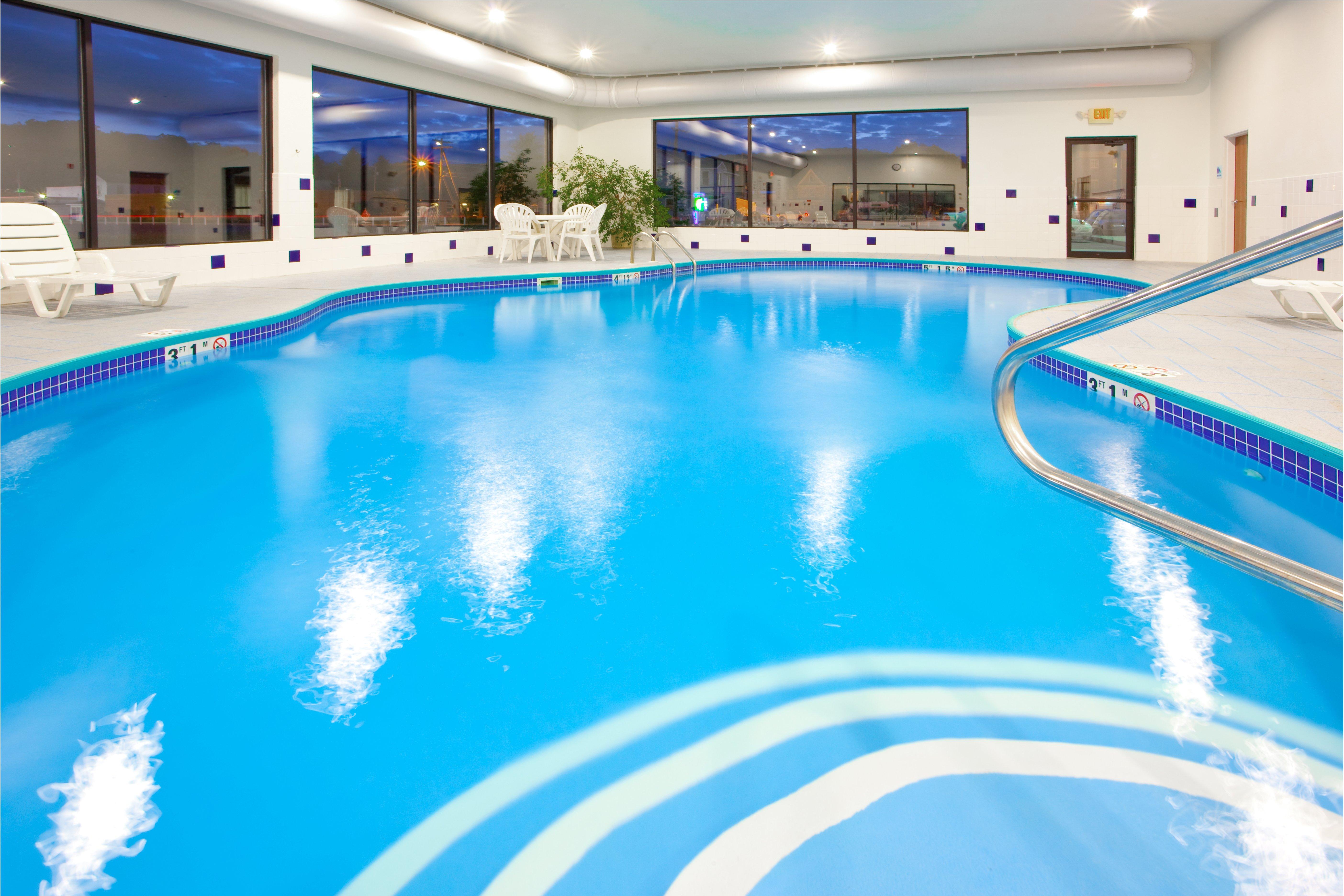 Holiday Inn Express Hotel & Suites Elkins By Ihg Bagian luar foto