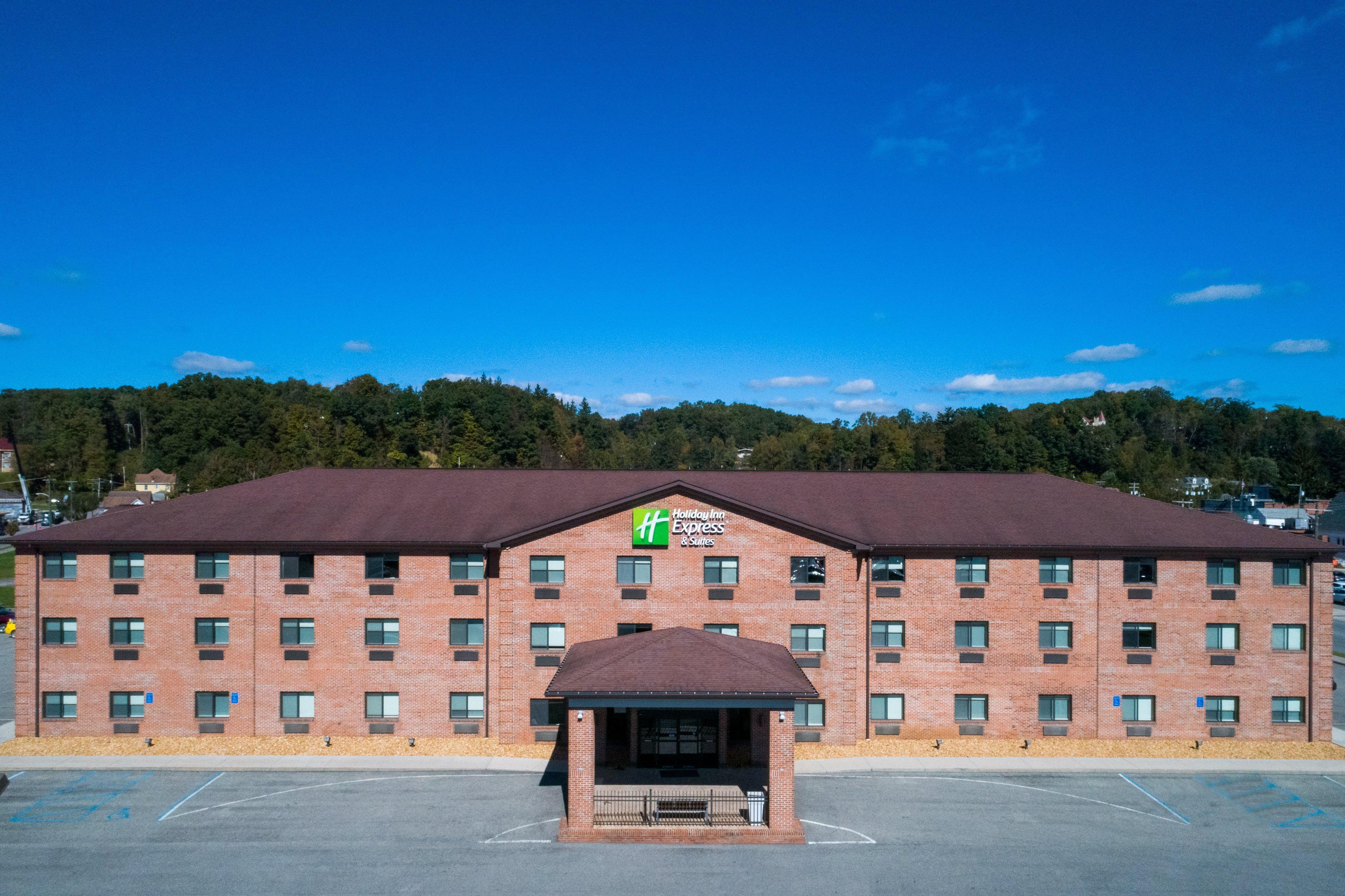 Holiday Inn Express Hotel & Suites Elkins By Ihg Bagian luar foto
