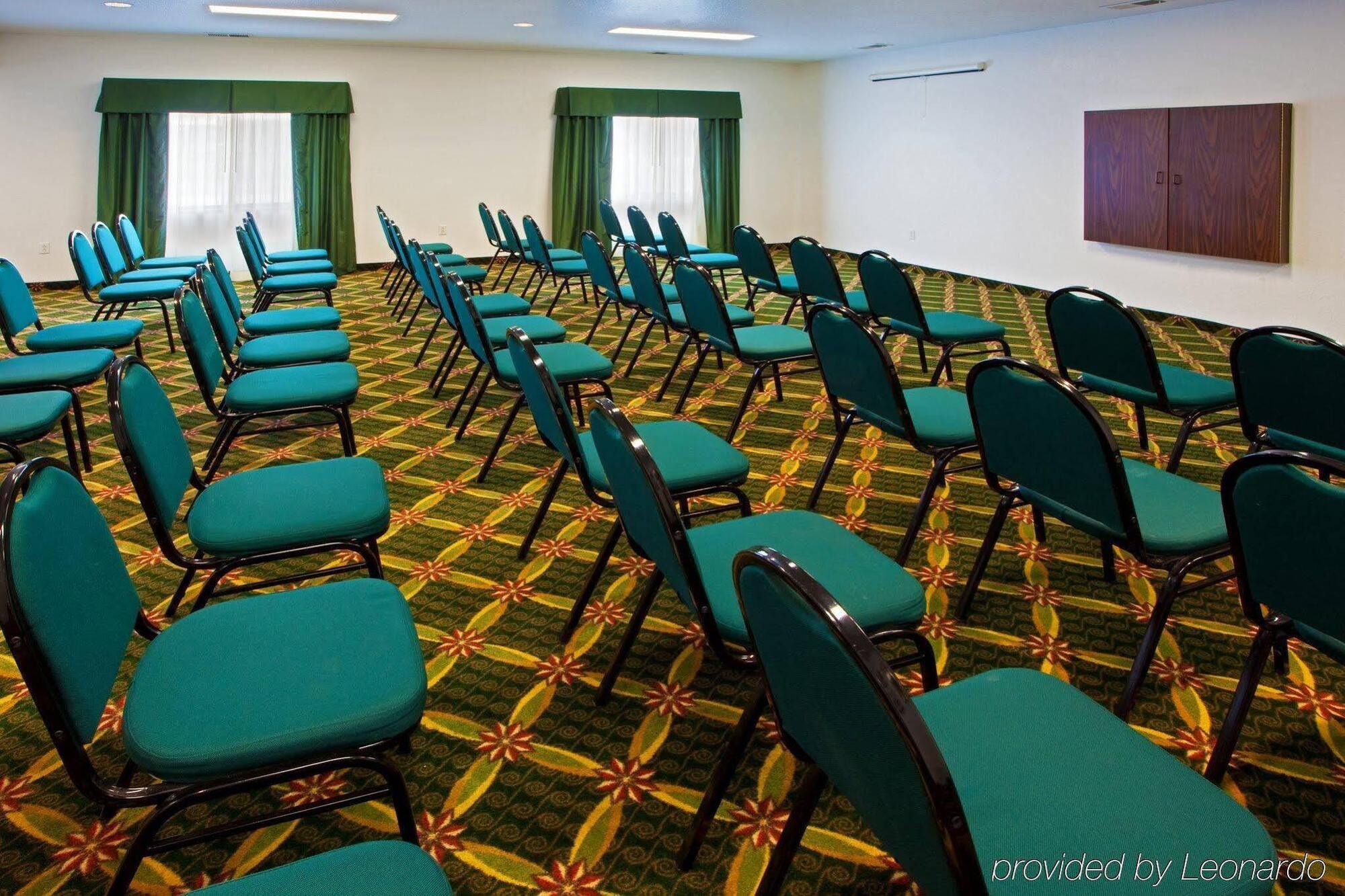 Holiday Inn Express Hotel & Suites Elkins By Ihg Bagian luar foto